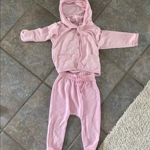 Old navy toddler athletic outfit -12-18 mo